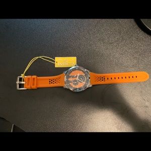 Invivta airplane watch